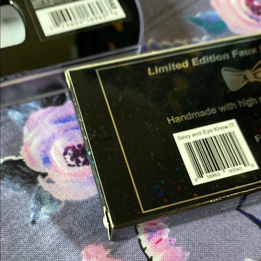MAC and Violet Voss False Eyelashes Set - Black - Picture 7 of 10
